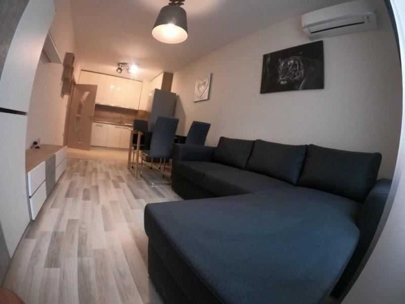 Двустаен апартамент в София, Слатина - 72 кв.м за 2028 €/кв.м - Снимка #1