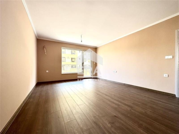 Тристаен апартамент в Варна, Победа - 109 кв.м за 2478 €/кв.м - Снимка #1