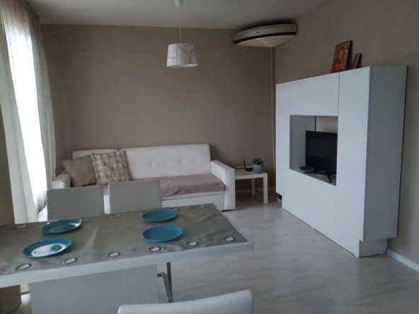 Дава се под наем Тристаен апартамент в София, Дървеница - 97 кв.м за 599 € - Снимка #1
