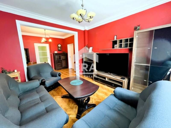 Четиристаен апартамент в София, Център - 100 кв.м за 3920 €/кв.м - Снимка #1