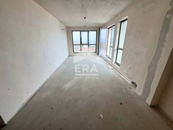Тристаен апартамент в Варна, Бриз - 111 кв.м за 2523 €/кв.м - Снимка #1