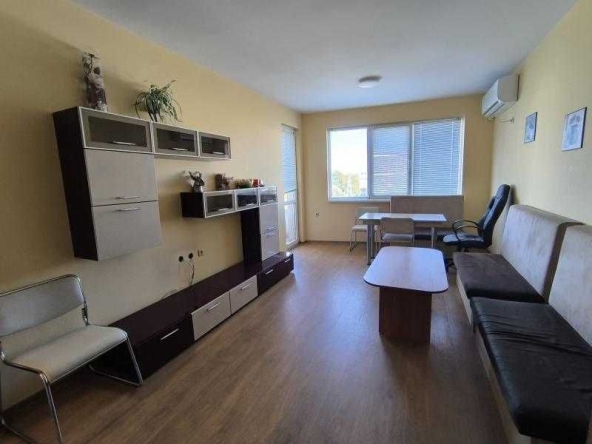 Дава се под наем Тристаен апартамент в Бургас, Славейков - 95 кв.м за 408 € - Снимка #1