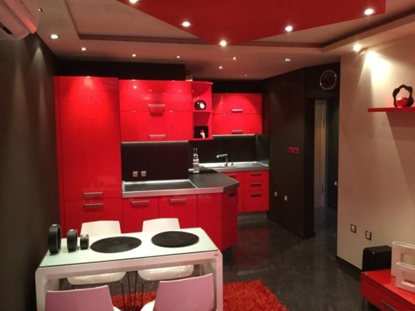 Дава се под наем Двустаен апартамент в София, Хладилника - 55 кв.м за 700 € - Снимка #1