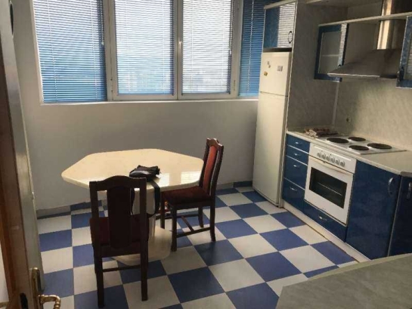 Дава се под наем Двустаен апартамент в София, Център - 70 кв.м за 600 € - Снимка #1