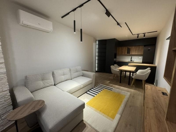 Дава се под наем Тристаен апартамент в София, Дружба 2 - 80 кв.м за 849 € - Снимка #1