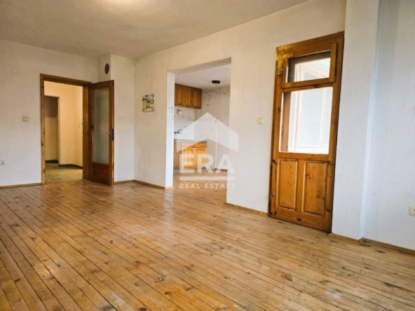 Тристаен апартамент в Благоевград, Широк център - 107 кв.м за 794 €/кв.м - Снимка #1