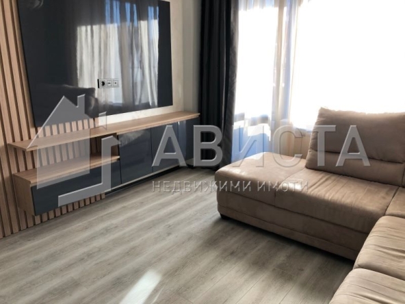 Дава се под наем Двустаен апартамент в София, Център - 75 кв.м за 800 € - Снимка #1
