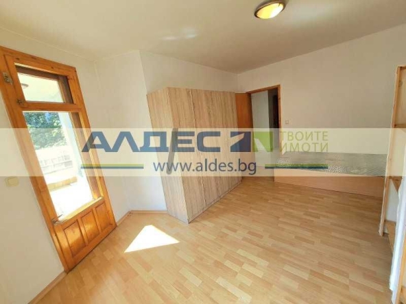 Дава се под наем Тристаен апартамент в София, Лозенец - 73 кв.м за 450 € - Снимка #1