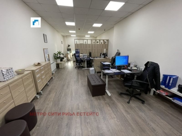 Дава се под наем Офис в София, Младост 3 - 102 кв.м за 1275 € - Снимка #1