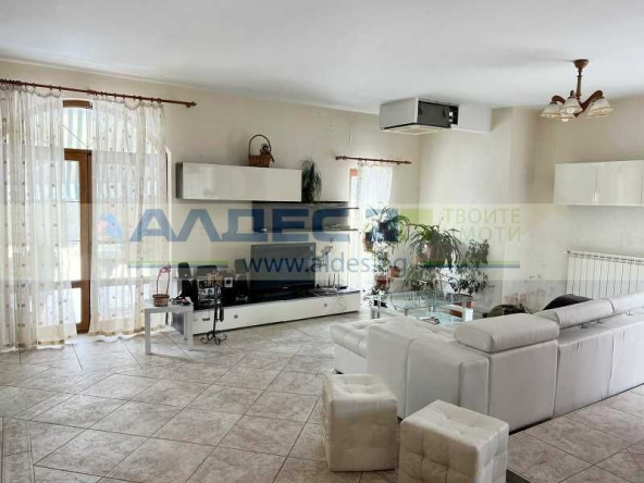 Дава се под наем Къща в Божурище - 180 кв.м за 750 € - Снимка #1