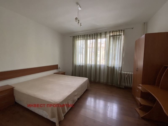 Дава се под наем Четиристаен апартамент в София, Център - 85 кв.м за 760 € - Снимка #1