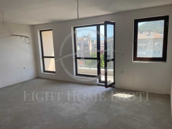 Тристаен апартамент в Пловдив, Младежки Хълм - 94 кв.м за 2435 €/кв.м - Снимка #1