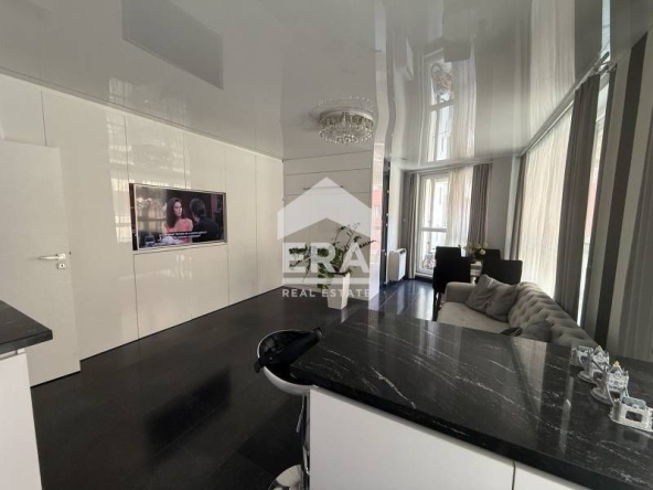 Двустаен апартамент в Варна, Бриз - 70 кв.м за 2658 €/кв.м - Снимка #1