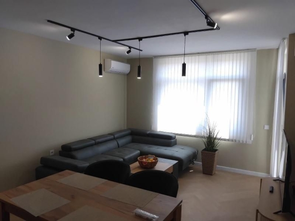 Дава се под наем Двустаен апартамент в Пловдив, Христо Смирненски - 64 кв.м за 600 € - Снимка #1