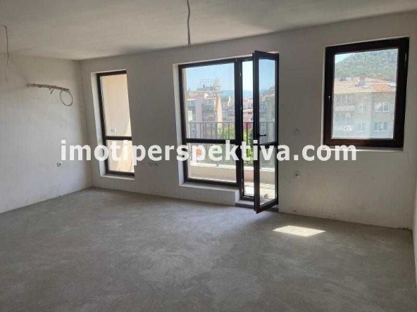 Тристаен апартамент в Пловдив, Център - 94 кв.м за 2483 €/кв.м - Снимка #1