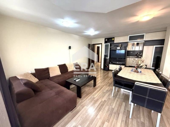 Тристаен апартамент в Варна, Център - 102 кв.м за 2892 €/кв.м - Снимка #1