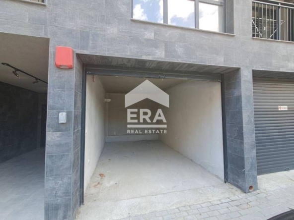 Дава се под наем Гараж / Паркомясто в Варна, Цветен квартал - 19 кв.м за 179 € - Снимка #1