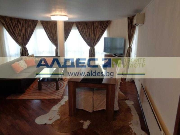 Дава се под наем Двустаен апартамент в София, Гоце Делчев - 75 кв.м за 715 € - Снимка #1
