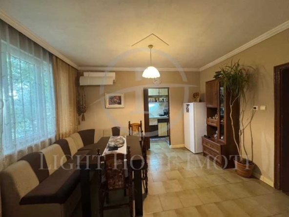 Тристаен апартамент в Пловдив, Кючук Париж - 107 кв.м за 1697 €/кв.м - Снимка #1