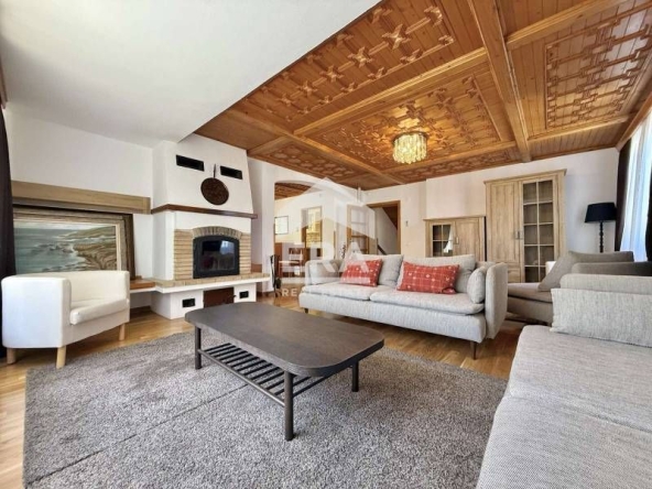 Дава се под наем Къща в София, Симеоново - 350 кв.м за 2500 € - Снимка #1