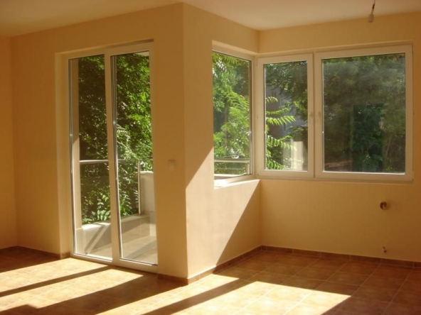 Дава се под наем Офис в Пловдив, Център - 65 кв.м за 459 € - Снимка #1