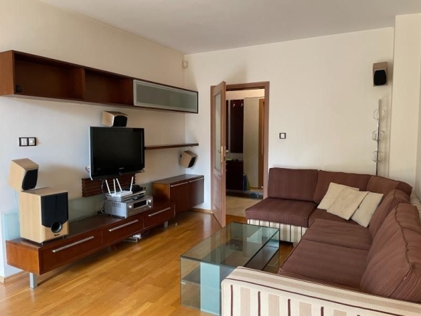 Дава се под наем Тристаен апартамент в София, Хиподрума - 108 кв.м за 750 € - Снимка #1