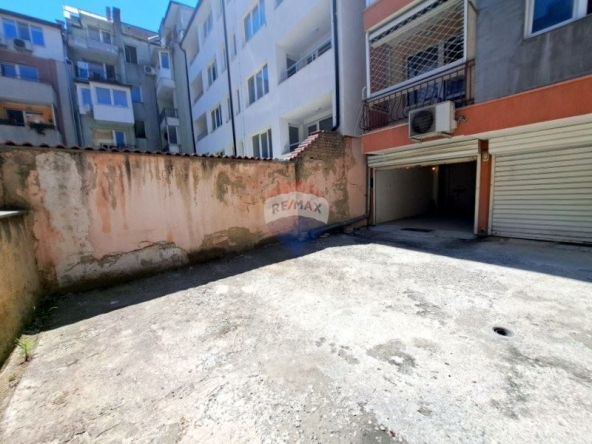 Дава се под наем Склад в Варна, Колхозен пазар - 18 кв.м за 204 € - Снимка #1