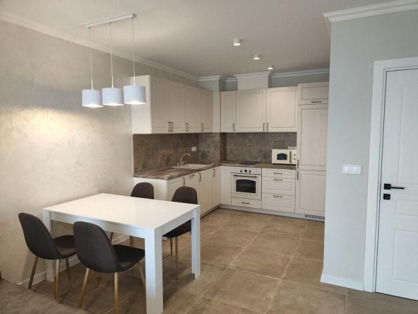 Дава се под наем Двустаен апартамент в Бургас, Братя Миладинови - 88 кв.м за 867 € - Снимка #1