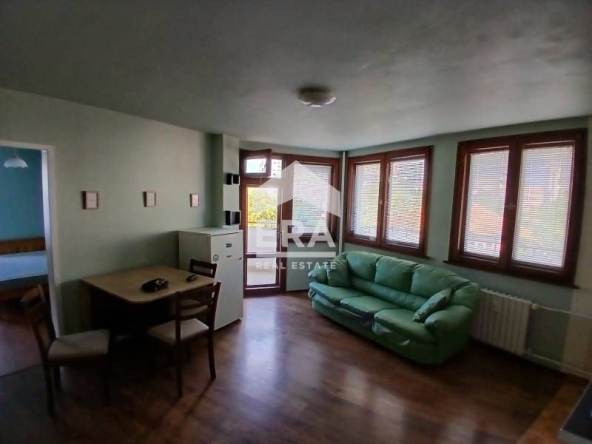 Дава се под наем Тристаен апартамент в Плевен, Идеален център - 90 кв.м за 408 € - Снимка #1