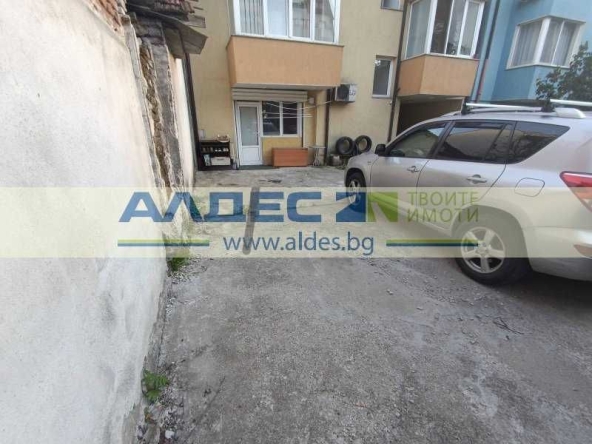 Дава се под наем Гараж / Паркомясто в София, Банишора - 40 кв.м за 76.5 € - Снимка #1