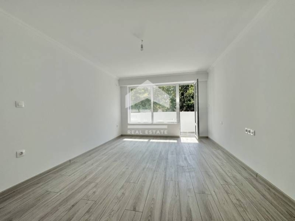 Тристаен апартамент в Варна, Левски - 83 кв.м за 2398 €/кв.м - Снимка #1