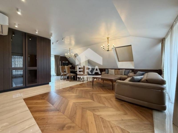 Дава се под наем Многостаен апартамент в София, Център - 212 кв.м за 1700 € - Снимка #1