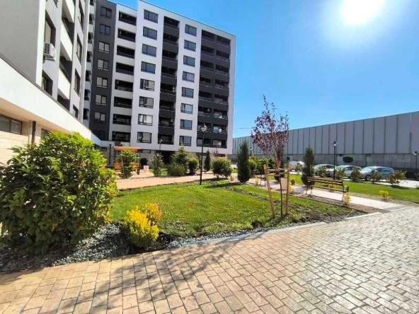 Дава се под наем Двустаен апартамент в Бургас, Център - 65 кв.м за 510 € - Снимка #1