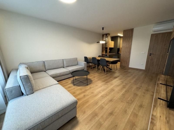 Дава се под наем Тристаен апартамент в София, Дианабад - 135 кв.м за 1740 € - Снимка #1