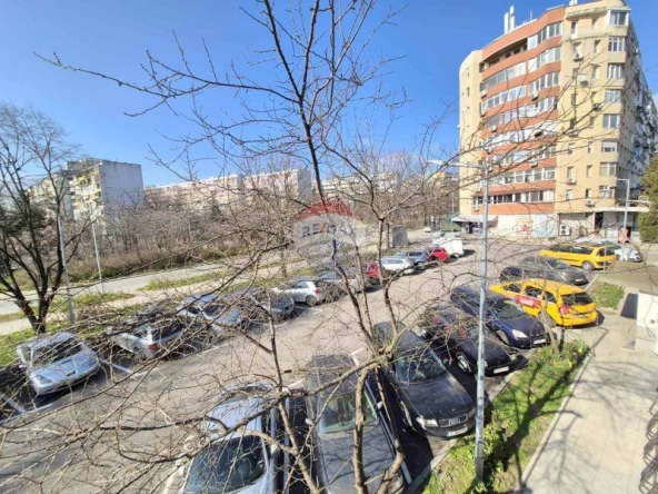Дава се под наем Двустаен апартамент в Варна, Левски - 65 кв.м за 408 € - Снимка #1