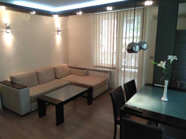 Дава се под наем Двустаен апартамент в София, Гео Милев - 70 кв.м за 670 € - Снимка #1