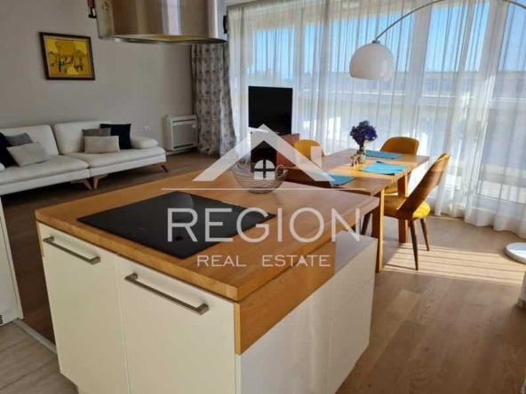 Дава се под наем Тристаен апартамент в Варна, Бриз - 90 кв.м за 867 € - Снимка #1