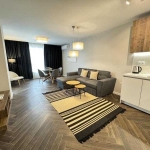 Дава се под наем Двустаен апартамент в Бургас, Славейков - 65 кв.м за 612 € - Снимка #1