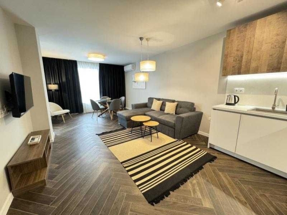 Дава се под наем Двустаен апартамент в Бургас, Славейков - 65 кв.м за 612 € - Снимка #1
