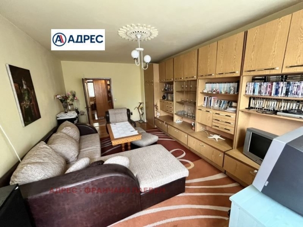 Тристаен апартамент в Плевен, Дружба 3 - 85 кв.м за 1097 €/кв.м - Снимка #1