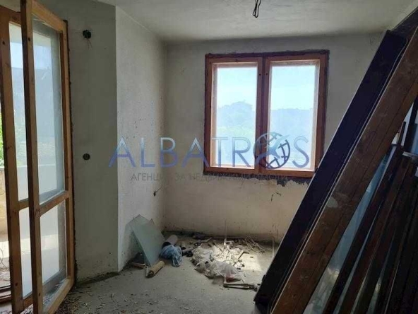 Двустаен апартамент в Варна, Колхозен пазар - 65 кв.м за 1331 €/кв.м - Снимка #1