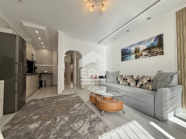 Двустаен апартамент в София, Лозенец - 70 кв.м за 4072 €/кв.м - Снимка #1