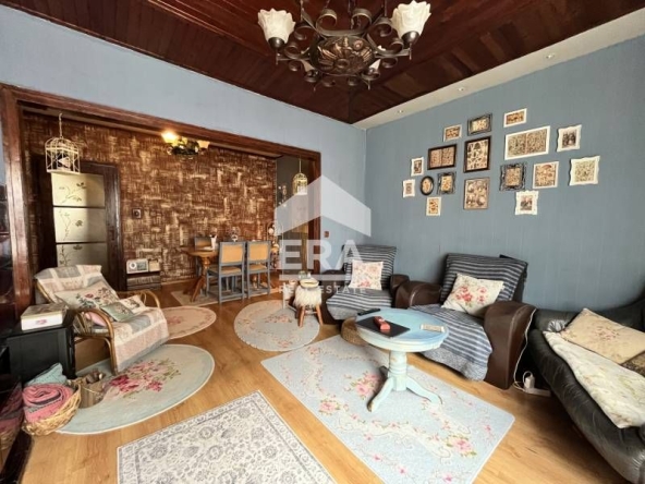 Тристаен апартамент в София, Оборище - 95 кв.м за 3622 €/кв.м - Снимка #1