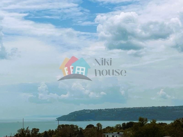 Двустаен апартамент в Варна, Бриз - 140 кв.м за 1640 €/кв.м - Снимка #1