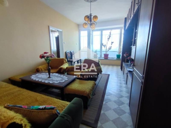 Тристаен апартамент в Хасково, Куба - 100 кв.м за 689 €/кв.м - Снимка #1