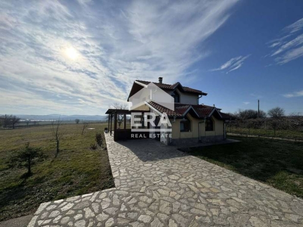 Къща в с. Царева поляна, Област Хасково - 137 кв.м за 1095 €/кв.м - Снимка #1