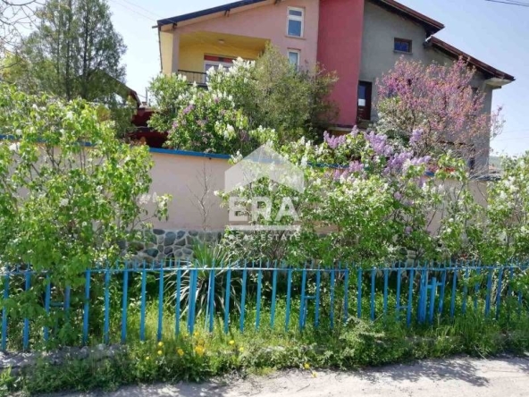 Етаж от къща в с. Минерални бани, Област Хасково - 750 кв.м за 200 €/кв.м - Снимка #1