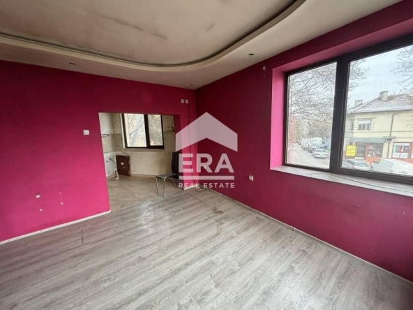 Тристаен апартамент в Хасково, Център - 84 кв.м за 1124 €/кв.м - Снимка #1