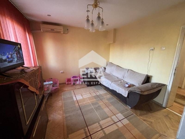 Етаж от къща в Хасково, Училищни - 260 кв.м за 639 €/кв.м - Снимка #1