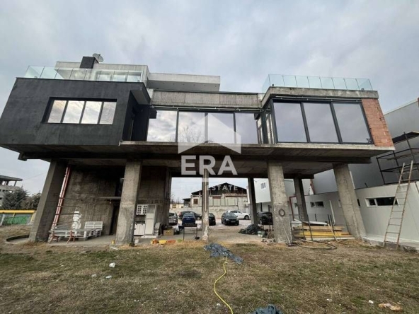 Къща в Хасково, Тракийски - 300 кв.м за 1334 €/кв.м - Снимка #1